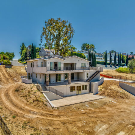 SuperForm House in California, Back of the House